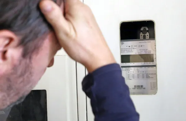 Agencija za energijo po pridobitvi prvih podatkov o učinkih 
novega sistema omrežnine in vplivu sončnih elektrarn proučuje 
možnost sprememb  pri časovnih blokih in določanju obračunske 
moči.