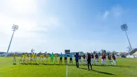 Dva od štirih reflektorjev na sežanskem stadionu, doslej so jih 
enkrat poskusno prižgali.