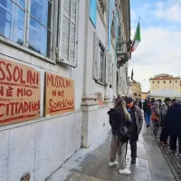 Protestniki skandirali: &ldquo;Mussolini ni moj some&scaron;čan&rdquo; - odzvali so se tudi v zavodu GO! 2025