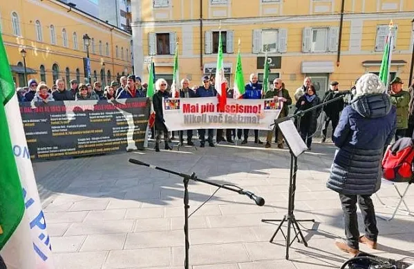 Nedavna manifestcija ANPI-VZPI proti sprejemu Decime mas na občini 