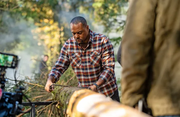 Marcos Tavares ne obvlada le nogometne žoge, ampak tudi 
gozdarska dela.  