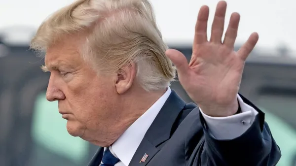 Donald Trump želi Evropski uniji prodati več ameriškega blaga in 
otežiti evropski izvoz v ZDA. 