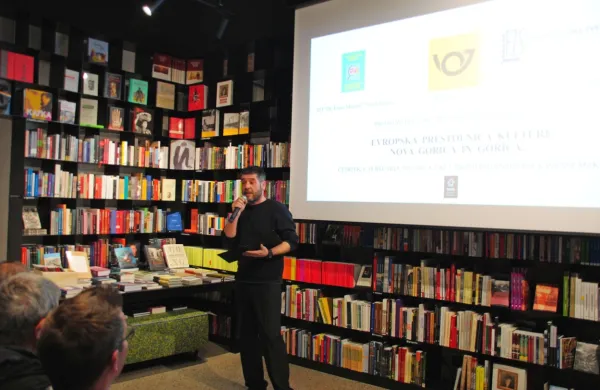 Pisemske ovojnice bo krasila nova po&scaron;tna znamka EPK