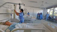 Dijaki lahko v prenovljenih učilnicah z vrhunsko opremo dobijo 
izkušnje realne bolniške sobe. 