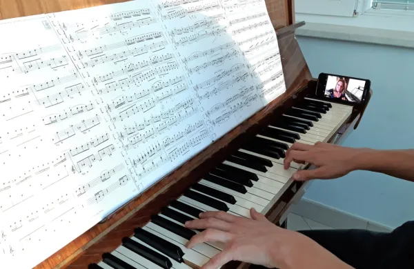 Nov javni razpis za predstavitev slovenske glasbene ustvarjalnosti v tujini