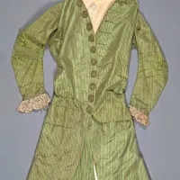 Frak pred ... in po po konservatorsko-restavratorski obdelavi 