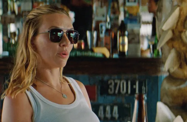 Scarlett Johansson med dinozavri