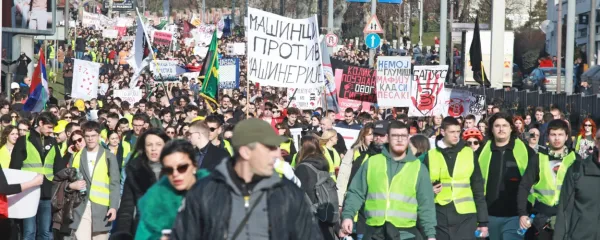 Ko režim zamaje razpokan beton
