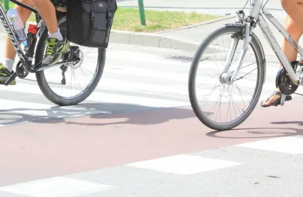 Veliko pobud se je nanašalo na ureditev polnilnice za električna 
kolesa, nadaljevanje urejanja različnih poti in kolesarskih poti ter 
postojank.