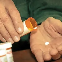 Posebnega zdravila pri gripi ni, za lajšanje bolečin in zniževanje 
povišane temperature zdravniki svetujejo antipiretike. 