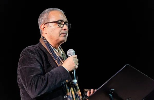 Pisatelj Kamel Daoud je prejel najvišje francosko literarno nagrado 
Goncourt za roman Houris, ki govori o državljanski vojni v 
Alžiriji. 