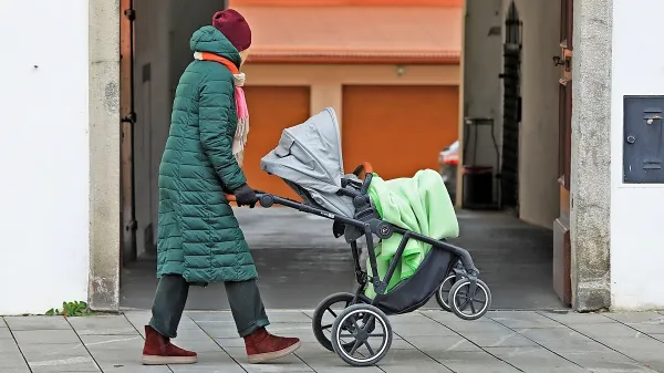

Tako v Italiji kot Avstriji imajo univerzalni otroški dodatek, kar 
pomeni, da so do njega upravičeni vsi otroci. Pri nas ni tako.  

