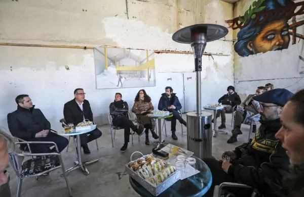 Župana Aleša Bržana smo na včerajšnji “marendi  z županom”  
podrezali z vprašanjem, ali se bo leta 2026 znova udeležil tekme za 
županski stolček.