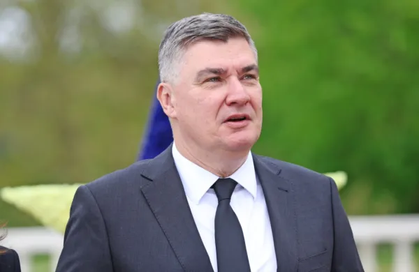 Hrvaški predsednik Zoran Milanović je bil nazadnje v Sloveniji 
aprila lani, ko je predsednica Nataša Pirc Musar gostila srečanje s 
predsedniki sosednjih držav. 