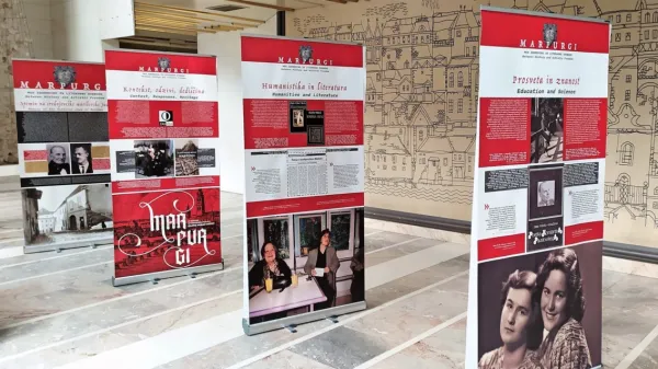 V avli tržaškega gledališča bodo ob marčevski premieri drame 
Življenje v teatru odprli  razstavo Marpurgi: med zgodovino in 
literarno svobodo. 