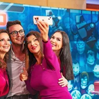 Jasna Kuljaj v oddaji Z Jasno in glasno! v družbi Veseljakovih 
voditeljev Lovra Prešička in Ajde Mlakar ter gostje Natalije 
Verboten.

