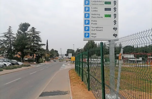 V Izoli se z novim  odlokom o ureditvi cestnega prometa obeta tudi 
pravilnik, ki bo na novo določal podrobnosti izdaje dovolilnic za 
parkiranje.