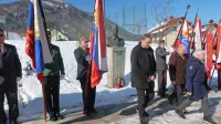 Po spominski slovesnosti ob 105. obletnici rojstva   in 82. obletnici 
smrti narodnega heroja Janka Premrla Vojka so k njegovemu 
doprsnemu kipu položili venec.