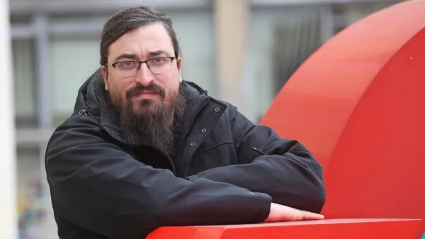 (INTERVJU) Predsednik Piratov Jasmin Feratović: “Za res temeljito razogljičenje Slovenije je jedrska energija nujna”