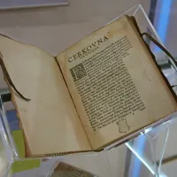   Trubarjeva zavest o pomenu jezika je bila ključen dejavnik pri nastanku slovenske književne tradicije, poudarja prof. dr. Vesna 
Mikolič.