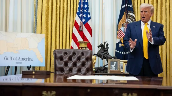 50 odtenkov oranžne: nova teorija o Trumpovem obrazu