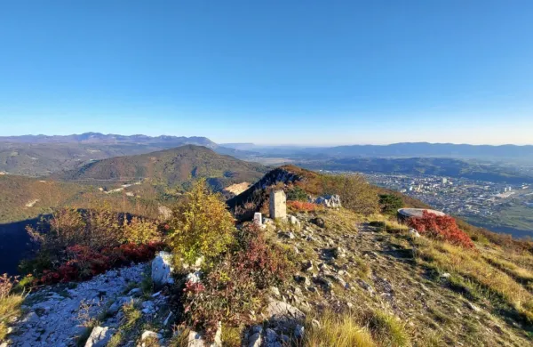 Z ureditvijo  dostopnih poti in pomnikov na italijanski strani  bo celoten Sabotin zaživel kot muzej na prostem 
in privlačna turistična destinacija. 