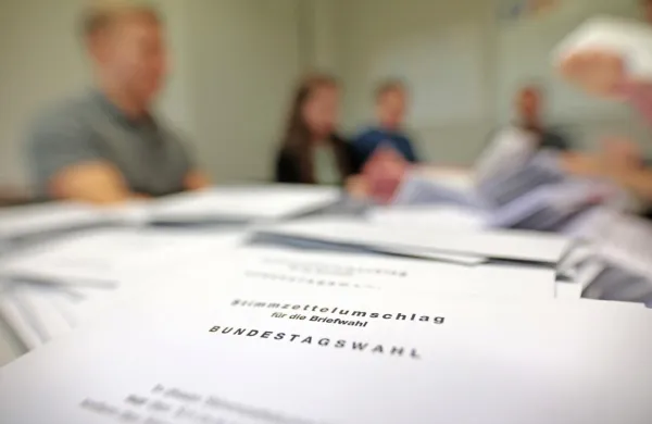 Volitve v Nemčiji: glede na projekcije bo slavila unija CDU/CSU, takoj za njimi AfD