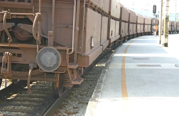 V pripravi so prostorski načrti za nadgradnjo dela primorske 
železniške proge. Zadostna zmogljivost  proge bo  omogočala tudi  
razvoj in širitev Luke Koper.  