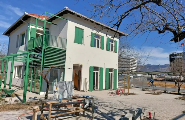 Super Osmica, ki bo goste razvajala s kulturno in gastronomsko 
ponudbo, še nima najemnika.