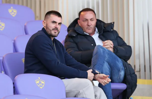 Vodenje ekipe začasno prevzema športni direktor Ivica Guberac 
(levo), desno njegov oče in predsednik FC Koper Ante.