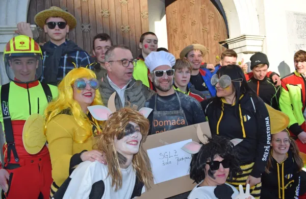 Pester pustni torek tudi v Postojni (FOTO)