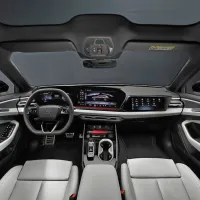 Notranjost je v prvi vrsti prostorna in digitalno napredno zasnovana.

