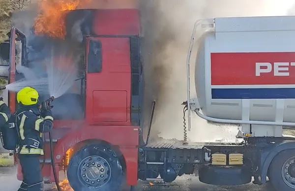 Pred predorom Kastelec zagorel tovornjak: gasilci preprečili katastrofo