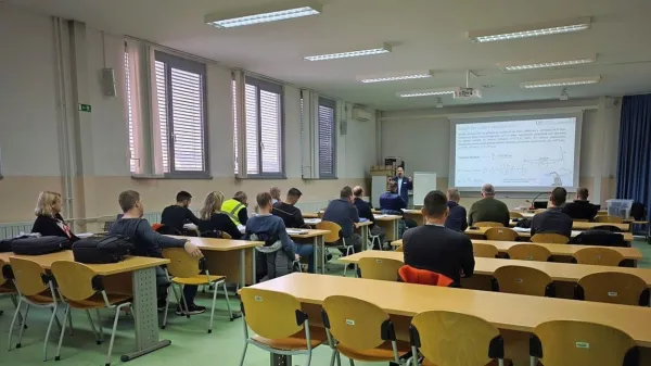 

 Uspešno izvedeno usposabljanje za mikrodokazila po Modulu C za 
zaposlene v Luki Koper d.d. in Upravi za pomorstvo Republike 
Slovenije v skupni organizaciji treh fakultet Univerze v Ljubljani v 
decembru 2024