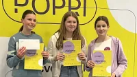 Med finalisti 22. tekmovanja POPRI so tudi  Lana Volk, Ema Zuhrić 
in Tamara Škarabot iz OŠ Šempas s poslovno idejo grelne odeje za 
konje.