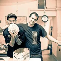 Zgodbo Hardcore Koper sta pisala Grega Avbelj (levo) in Ivo 
Valenčič. 