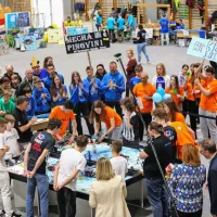 V Kopru mladi danes i&scaron;čejo re&scaron;itve s pomočjo robotov (FOTO)