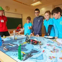 V Kopru mladi danes i&scaron;čejo re&scaron;itve s pomočjo robotov (FOTO)