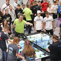 V Kopru mladi danes i&scaron;čejo re&scaron;itve s pomočjo robotov (FOTO)