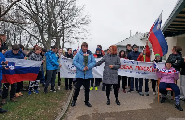 V VDC Ajdovščina-Vipava so s slavjem  pričakali Katjo Pegan, zlato 
in srebrno smučarko specialne olimpijade. 