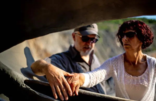 Na razstavi Umetnost onkraj vidnega so eksponati prilagojeni  
slabovidnim.