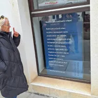 (SVETOVNI DAN POEZIJE) Poezija znova razsvetljuje koprske izložbe in mimoidoče