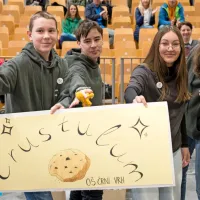 Čeljustniki iz OŠ dr. Bogomirja Magajne iz Divače so v kategoriji 
Tekma robotov s svojim robotom dosegli osmo mesto.
