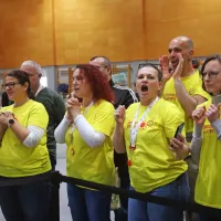 Tekme robotov je spremljalo bučno navijanje staršev mladih 
brihtnih glav'c. 
