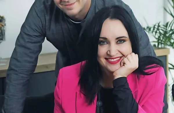 Tinkara Kovač z novim partnerjem Urošem Cingesarjem