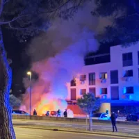 V Izoli zgorel avtomobil