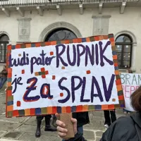 Protestni&scaron;ka nedelja v Kopru: &ldquo;Božje besede stran od medicinske nege&rdquo;