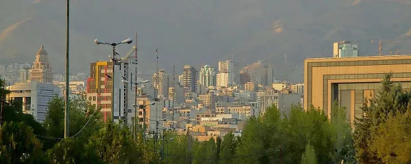 Teheran, devetmilijonska prestolnica islamske republike Iran