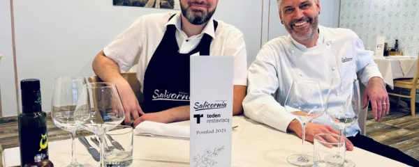 Kuharski mojster Vjeko Hederić (desno) in Jan Sinčič iz Salicornije 
sta zadovoljna z uvodnimi dnevi Tedna restavracij. 