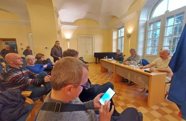 V prostorih občine Šempeter-Vrtojba je bil danes sestanek Civilne 
iniciative Vrtojba o problematiki Asfaltne baze Vrtojba.